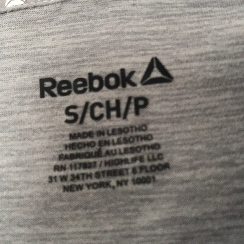 Hooded Reebok Crop Top - Picture 4 of 4